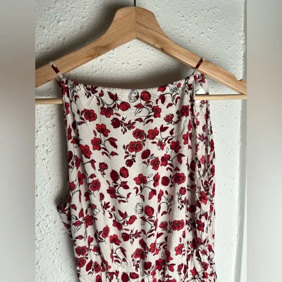 Divided H&M Red Floral Patterned romper - Picture 4 of 8